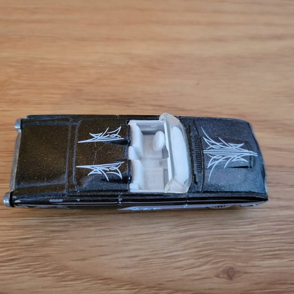 1996 Hot Wheels ’53 Thunderbird & 1989 Matchbox 1957 Thunderbird - Picture 4 of 13